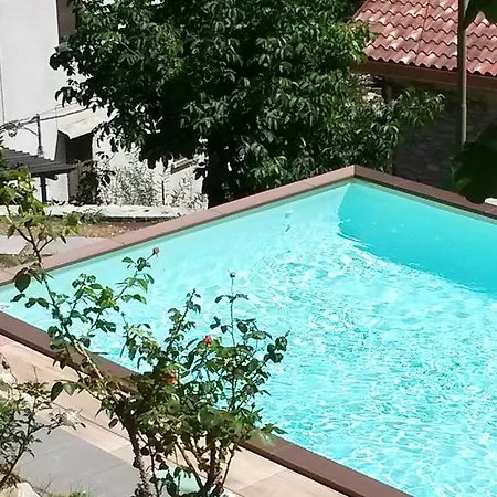 Tuschaus Lantställe *
