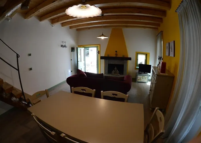 Tuschaus Домазо